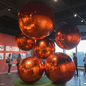 Bola Inflable Extra Grande Airvon, Plateada, Reflectante, Elemento Decorativo para Espacios Comerciales - Product Image 4