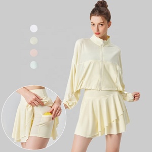 مخصص للنساء UPF50 + الحماية من الشمس فوق البنفسجية سترة طويلة الأكمام و Skorts مع شورت مدمج 2-طقم رياضي ملابس مخلل - Product Image 1