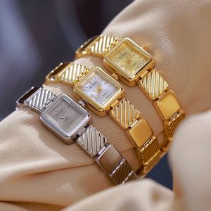LYN-BS-FA1906 Nuevo Reloj de Mujer, Estilo Neutral, Clásico, Retro, con Temperamento, Reloj de Cuarzo para Mujer - Product Image 1