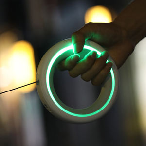 สายจูงสุนัขสัตว์เลี้ยงแบบพับเก็บได้อัตโนมัติสำหรับการเดินวิ่งแบบพับเก็บได้2022โพลีเอสเตอร์ทนทานหลากสีแบบใหม่ที่กำหนดเอง - Product Image 3