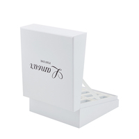 Boîte d'emballage en carton à couvercle articulé avec impression de logo noir mat couleur blanc, pour gloss et rouge à lèvres mat, avec insert en mousse EVA