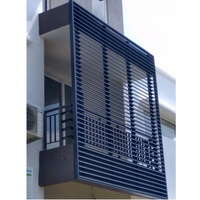 Stores verticaux électriques modernes en alliage d'aluminium sur mesure pour extérieur, persiennes solaires architecturales, design extérieur durable, faciles à nettoyer
