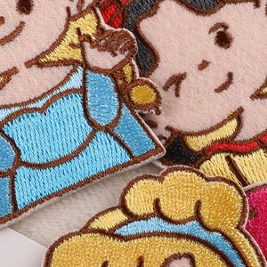 Parche Bordado Autoadhesivo NODA con Diseño de Princesa para Decoración de Ropa y Bolsos - Product Image 3