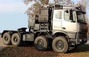 <span class=keywords><strong>Camion</strong></span> tracteur à <span class=keywords><strong>t</strong></span>ête de chenilles 8x8 avec moteur diesel Jumbo Head, similaire au Mercedes Actros, avec une puissance optimale - Product Image 2