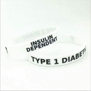 สายรัดข้อมือกีฬา PVC ซิลิโคนและยางหลากสีสัน ปรับแต่งได้ตามต้องการ - Product Image 4