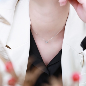 Colgantes de Diamantes Naturales en Oro Sólido de 18K con Forma de Corazón, Diseño Cristiano Creativo, Venta al Por Mayor Personalizada, Regalo Clásico para Novia - Product Image 2