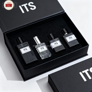 Caja de Regalo de Cartón Rígido con Diseño Personalizado, Materiales Reciclados, Asa para Velas de Navidad, Logotipo Grande, Impresión a Cuatro Colores, Plegable de Lujo - Product Image 1