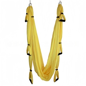 Hamaca de Yoga Aéreo con Correas Antideslizantes Moradas para Ejercicios de Fitness y Moldeamiento Corporal en Casa o Gimnasio - Product Image 3