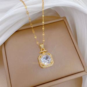 Diamond-filled Perfume Bottle Fashionable and Luxurious Style Elegant and Magnificent Fashion <b>Pendant</b> <b>Necklaces</b> - Product Image 5