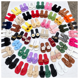 Sandales plates pour femmes en EVA, styles variés, en liquidation, prêtes à être expédiées, prix bas, vente en gros - Product Image 1