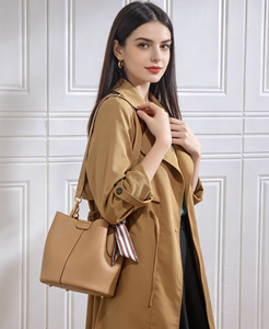 Mifaktory Women's Soft PU <b>Large</b> Capacity Bucket Handbag Fashion Silk <b>Scarf</b> Decor Shoulder Crossbody Bag Zipper Closure Polyester - Product Image 2