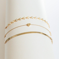 Bracelet personnalisé pour enfant en acier inoxydable or 18K Cadeau pour soeur Bracelet personnalisé avec initiales en petit cœur gravé
