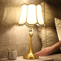 Lampe de table française de luxe léger et chaleureuse, style européen, simple, télécommandée, pour salon, lampe de chevet en cristal