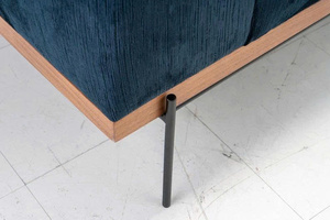 Canapé moderne en velours avec rails en bois, style Mid-Century, trois places, dossier et accoudoirs rembourrés, pieds en métal, mobilier de salon - Product Image 4