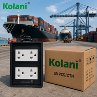 Enchufe de Superficie Industrial Kolani IP44 Resistente a la Intemperie, 4 Tomas Universales de 3 Pines, PVC Ignífugo para Exteriores y Talleres