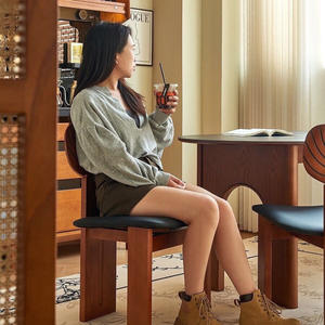 Chaise de salle à manger de style vintage, dossier en bois massif, design scandinave, pour salon, usage domestique, mobilier pour adultes - Product Image 3