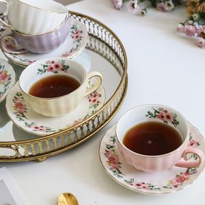 Juego de Taza y Platillo de Cerámica Moderna de Lujo con Diseño Floral y Borde Dorado para el Té Inglés de la Tarde y Decoración Elegante del Hogar - Product Image 5