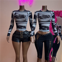 Ensemble 2 pièces tendance en PU pour femme : Crop top moulant à col rond et manches longues et short à lacets