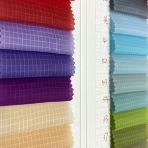 DISPONIBILE Tessuto in Nylon 100% Ripstop a Quadretti, Leggero 20D 30gsm, Lucido, Impermeabile, per Giacche Imbottite e <span class=keywords><strong>Tessuti</strong></span> per Paracadute - Product Image 4