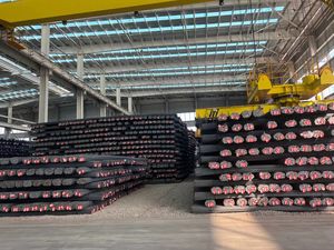 Prix d'usine Grand stock Diamètre 16-20mm Barre d'armature Barre déformée Barres d'armature en acier pour la construction et les infrastructures - Product Image 4