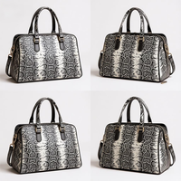 Cuir artificiel en relief animal en cuir synthétique de python de motif de peau de serpent de concepteur brillant pour des chaussures d'artisanat de sacs