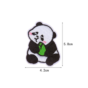 बच्चों के कपड़ों के लिए कढ़ाई पांडा पैच पर छोटे काले रंग का लोहा - Product Image 4