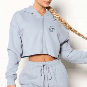 Wholesale Unisex 100 Cotton No Pockets Custom Logo Pullovers Plain <b>Hoodies</b> No String <b>Zip</b> <b>up</b> <b>Cropped</b> <b>Hoodies</b> for Woman - Product Image 6