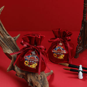 Caja de dulces de terciopelo moderna para Banquete de graduación y presentación de regalo de mano de agradecimiento de Top Scholar - Product Image 4