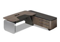 Bureau de direction moderne incurvé, finition grain de bois et noir, avec support métallique et tiroir verrouillable, mobilier de bureau