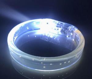 Bracelets en silicone lumineux personnalisés en gros, bracelets LED clignotants pour le soutien des fans de concerts et la décoration de fêtes - Product Image 3