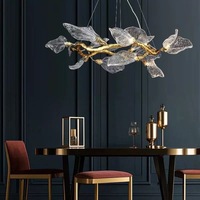 Lustre en résine à branches torsadées dorées, avec pampilles en verre et pétales en verre artistique, suspension linéaire de luxe à LED