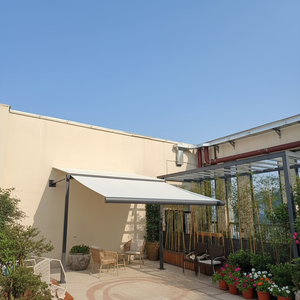 Auvent <span class=keywords><strong>motorisé</strong></span> à cassette intégrale avec éclairage LED pour terrasses extérieures et ombrage de jardin - Product Image 4