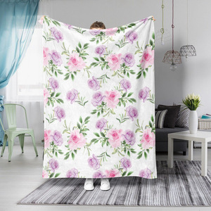 Couverture en peluche douce et luxueuse à imprimé roses roses, idéale pour canapé, chambre d'hôtel, salon de lecture, cadeau de mariage ou décoration. - Product Image 1