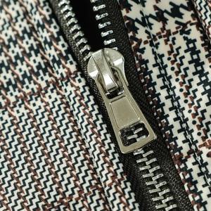 Chaqueta Clásica a Cuadros para Hombre - Cuello Sherpa Moderno, Tejido Cálido Ideal para Estilo Casual y Retro, Fabricante de Chaquetas - Product Image 5