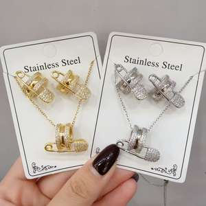 Collier chaîne à maillons en laiton plaqué or 14 carats tendance et très vendu en 2025, élégant et polyvalent, cadeau unisexe - Product Image 6