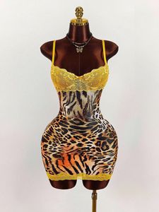 X7530-2026 Abito Mini Sexy Estivo alla Moda Retrò, Aderente, Senza Maniche, con Stampa e Inserti in Pizzo per Donne - Product Image 6