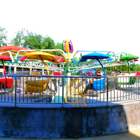 Manèges à double balançoire au design moderne, nouvelle attraction pour tous les âges dans les parcs d'attractions et les parcs à thème en plein air