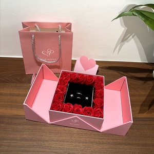 Boîte Cadeau de Bijoux Vintage en Gros à Double Ouverture avec 16 Roses Éternelles – Emballage Cadeau pour la Saint-Valentin - Product Image 2