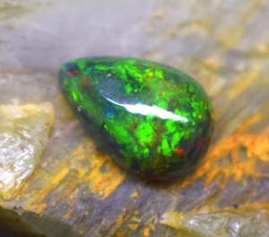 Ópalo Natural Multifuego de Alta Calidad, Cabujón de 7.1 CT, Piedra Preciosa Suelta de 16.8*11.6*8 mm para Joyería - Product Image 1