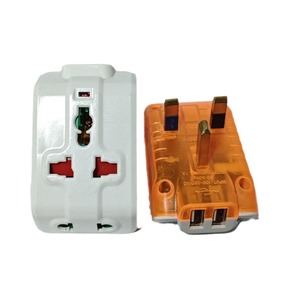 Adaptador de Viaje Todo en Uno con Enchufe para Reino Unido y UE, Puertos USB, 100-240V, Enchufe Universal, Material ABS - Product Image 3