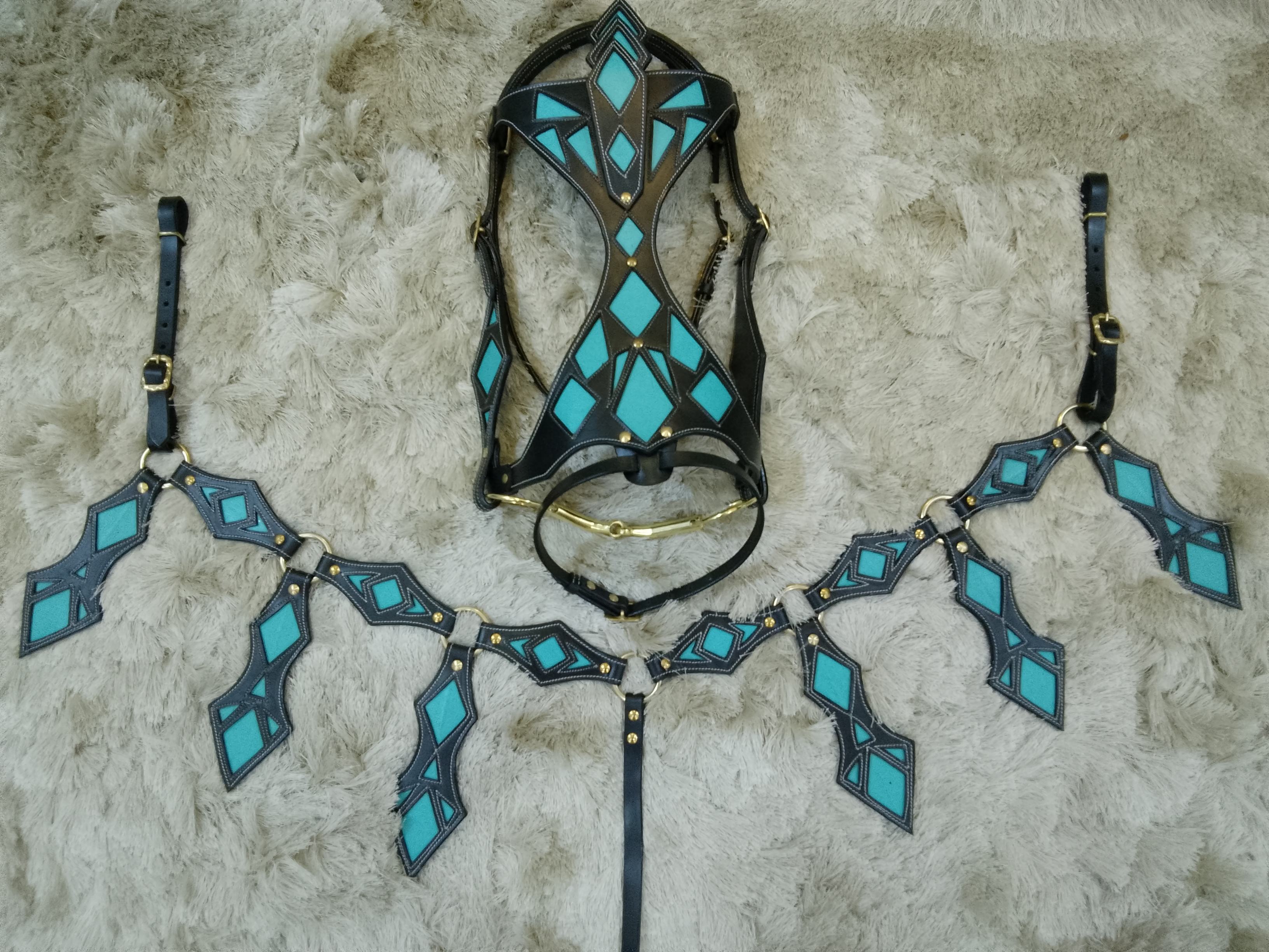 สีเขียวน้ำเงิน