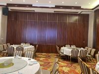 Porte accordéon coulissante acoustique mobile en acier ultra-résistant insonorisée pour hôtel, cloison de séparation