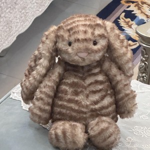 Couette en peluche Premium Série Bonnie Rabbit avec détails brodés, super douce, garnissage en coton PP, décoration d'Halloween pour la maison - Product Image 4