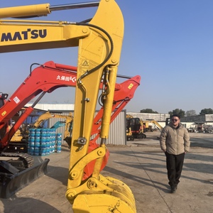 Excavatrice hydraulique sur chenilles Komatsu PC56 d'occasion de haute qualité, 5 tonnes, moteur Cummins, boîte de vitesses PLC, pompe, modèle 2021, godet de 0,2 m - Product Image 4