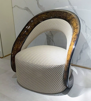 Fauteuil lounge design italien en noyer noir, fauteuil de salon en cuir et tissu, fauteuil individuel moelleux