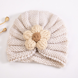 Invierno cálido bebé flores <span class=keywords><strong>de</strong></span> ganchillo turbante sombreros <span class=keywords><strong>de</strong></span> punto niños invierno otoño Latte colores lindo flor sombreros para niños - Product Image 4