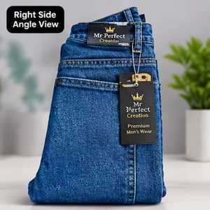 Jeans en denim doux pour hommes, bleu classique, finition délavée, avec poches arrière élégantes et coupe décontractée confortable - Product Image 1