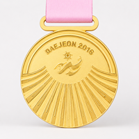 Médailles en acrylique personnalisées avec finition brillante transparente, impression de logo personnalisée, médailles de récompense durables et légères pour les événements sportifs
