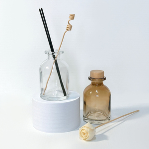 Bouteille diffuseur cylindrique en verre à col court de 120 ml avec bouchon, senteurs de luxe personnalisées, vente chaude - Product Image 1