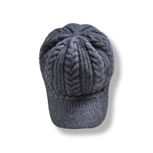 Casquette de baseball à large bord pour hommes de créateur d'automne et d'hiver en cachemire tricoté pour femmes Pom Pom Beanie accessoire pour temps froid du Couple - Product Image 2